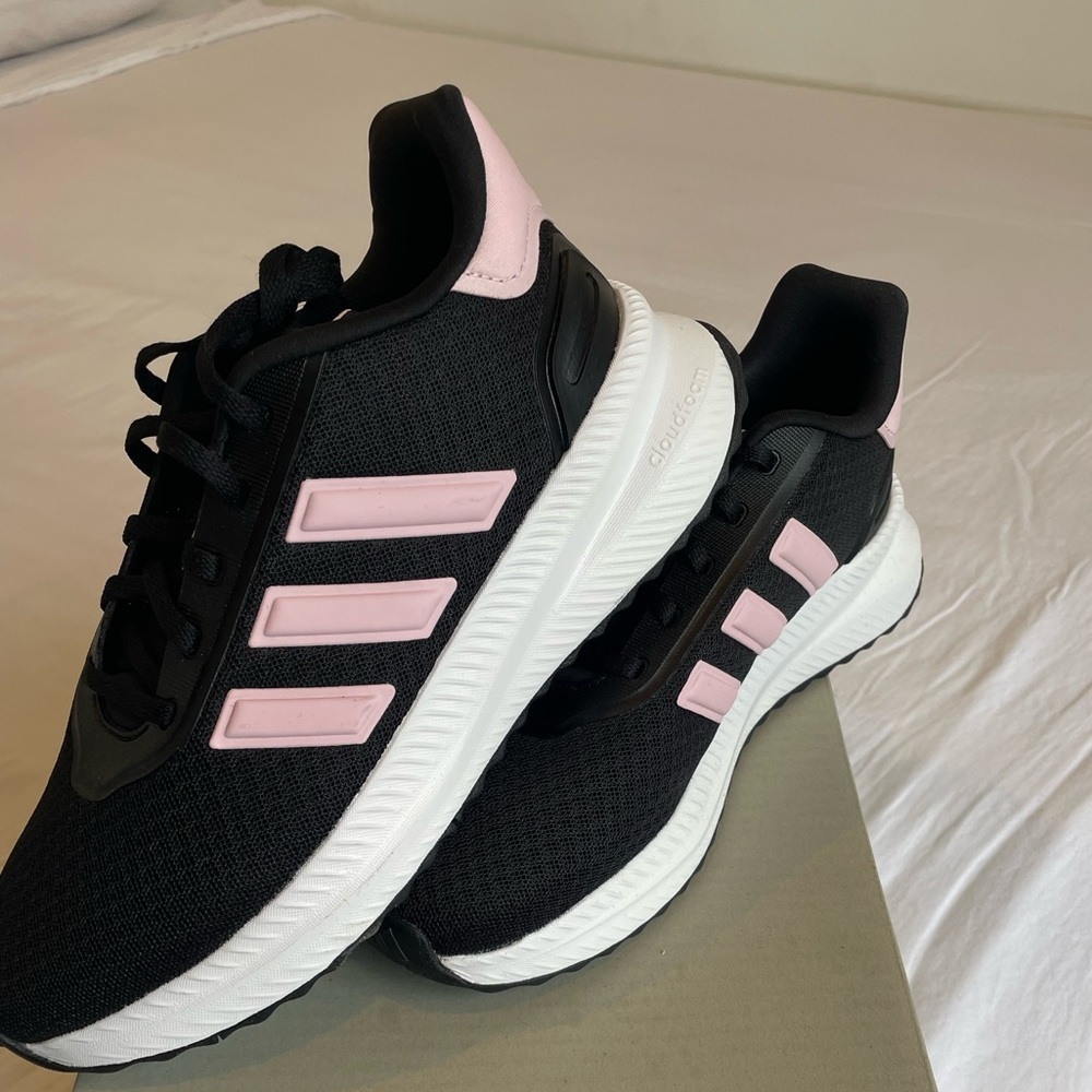Size 8 brand new Adidas